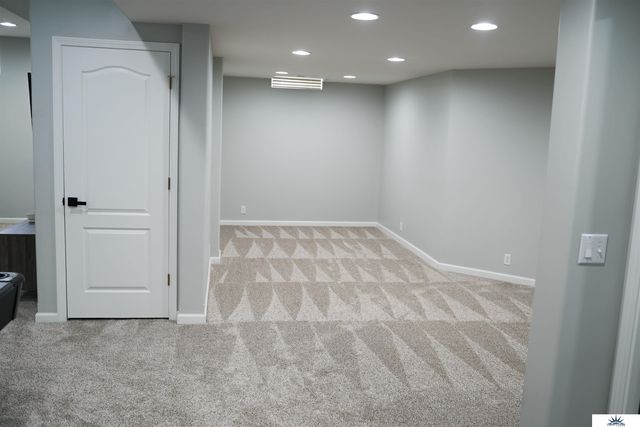 18412 Emile Circle, Omaha, NE 68022