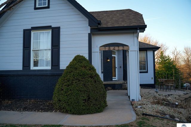 18412 Emile Circle, Omaha, NE 68022