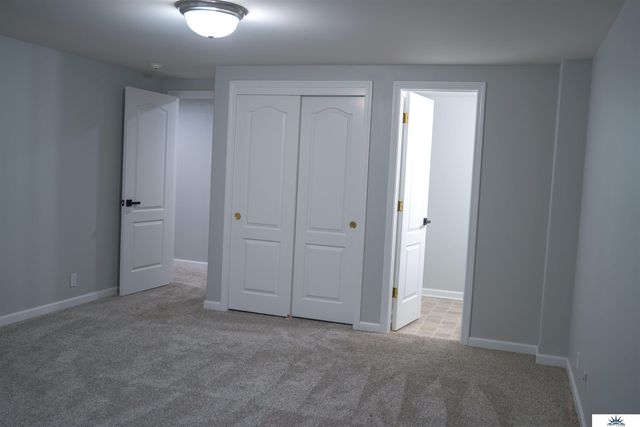 18412 Emile Circle, Omaha, NE 68022