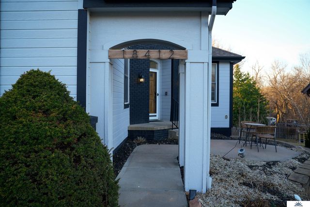 18412 Emile Circle, Omaha, NE 68022
