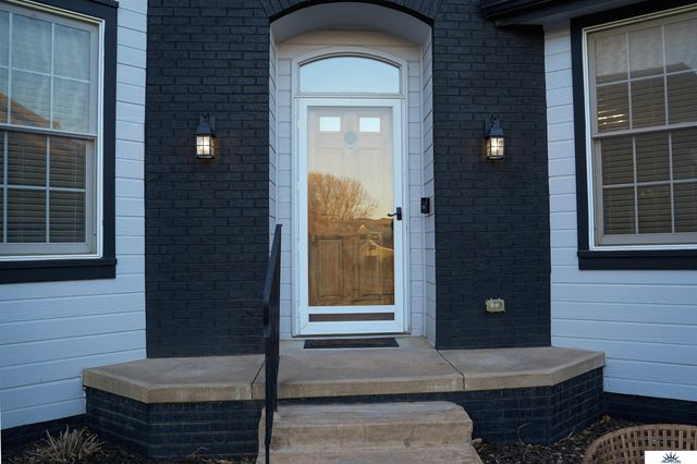 18412 Emile Circle, Omaha, NE 68022