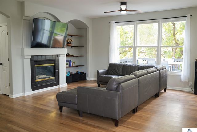 18412 Emile Circle, Omaha, NE 68022