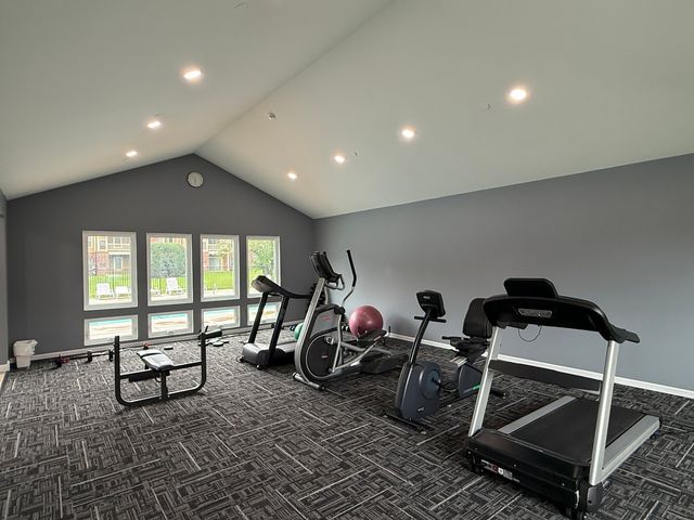 108 Glengarry Drive 304, Bloomingdale, IL 60108