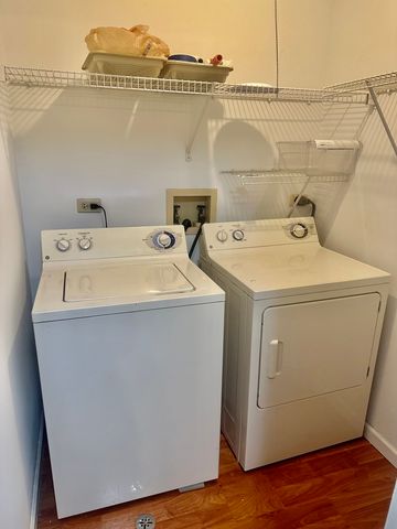 108 Glengarry Drive 304, Bloomingdale, IL 60108