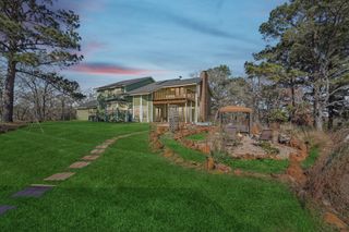 407 Country LN, Mcdade, TX 78650