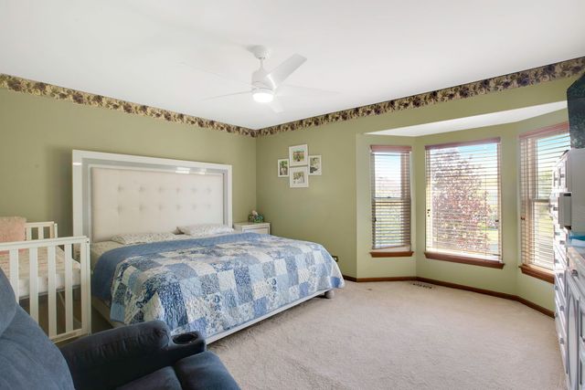 17 Buchanan Lane, Streamwood, IL 60107