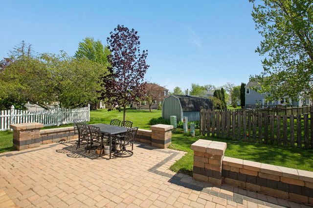 17 Buchanan Lane, Streamwood, IL 60107