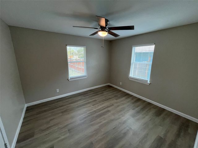 577 W 6th Street, Lancaster, TX 75146