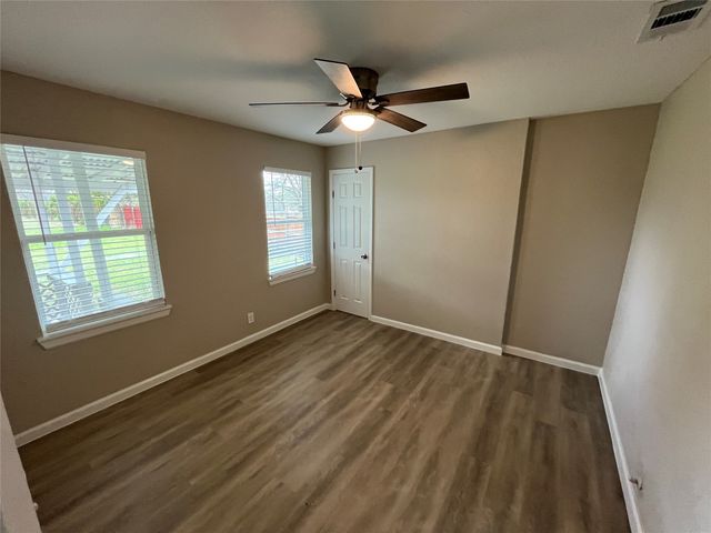 577 W 6th Street, Lancaster, TX 75146