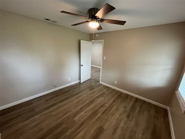 577 W 6th Street, Lancaster, TX 75146