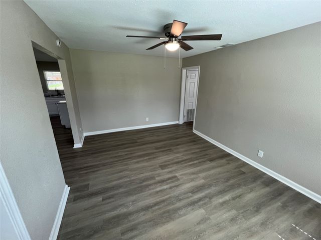 577 W 6th Street, Lancaster, TX 75146