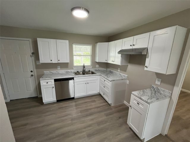 577 W 6th Street, Lancaster, TX 75146