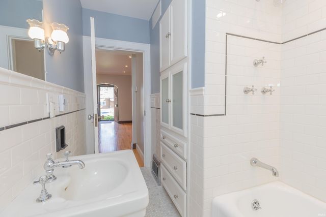 2315 E Mulberry Street, Evansville, IN 47714