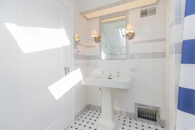 2315 E Mulberry Street, Evansville, IN 47714