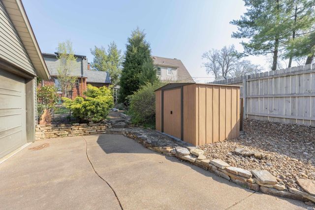 2315 E Mulberry Street, Evansville, IN 47714