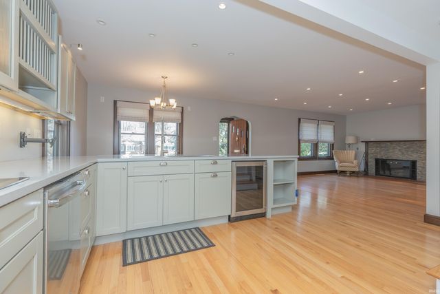 2315 E Mulberry Street, Evansville, IN 47714