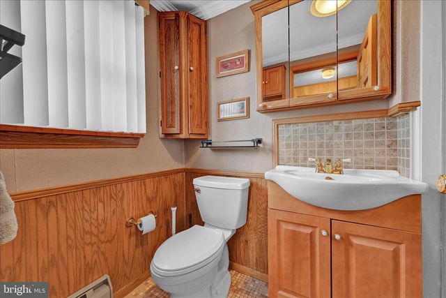 240 ARIZONA AVE, Shenandoah, PA 17976