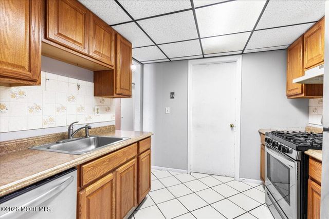 10 Seagull Lane, Howell, NJ 07731