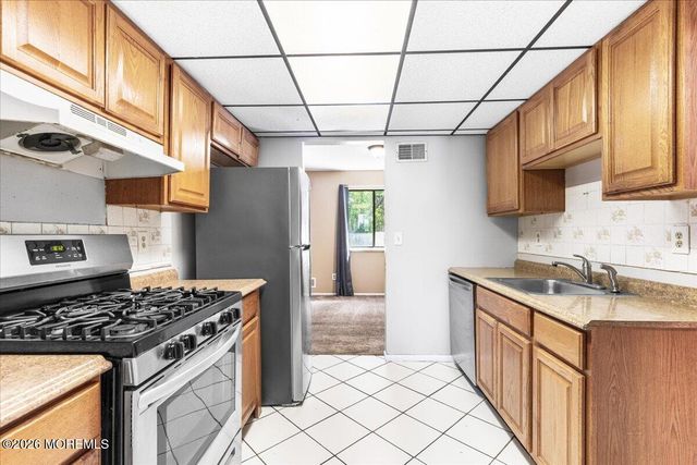 10 Seagull Lane, Howell, NJ 07731