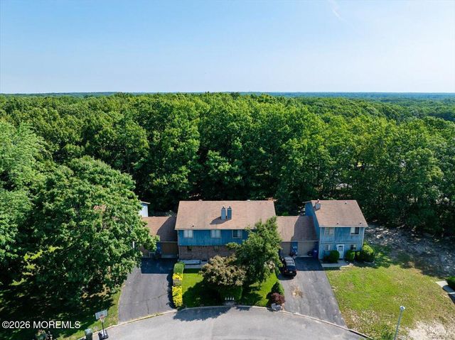 10 Seagull Lane, Howell, NJ 07731