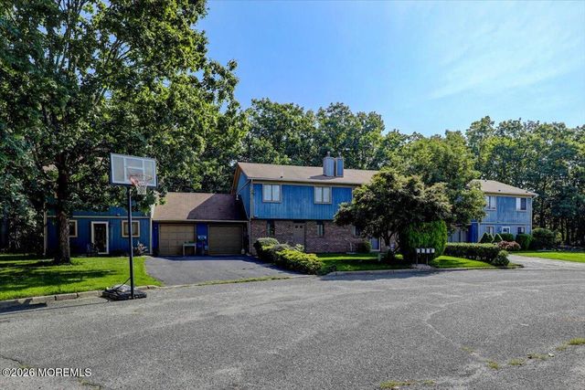 10 Seagull Lane, Howell, NJ 07731