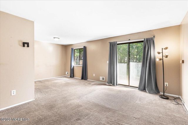 10 Seagull Lane, Howell, NJ 07731