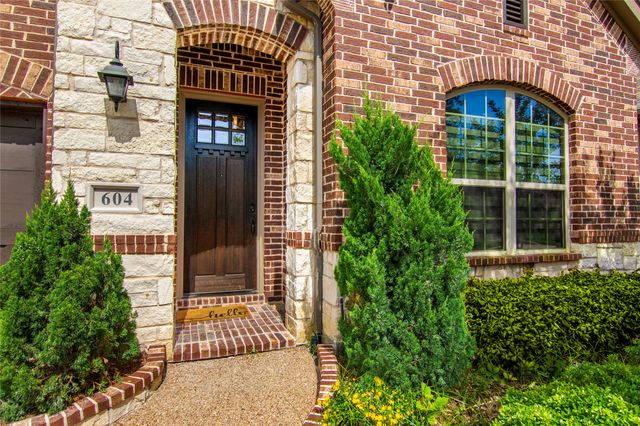 604 Winehart Street, Lewisville, TX 75056