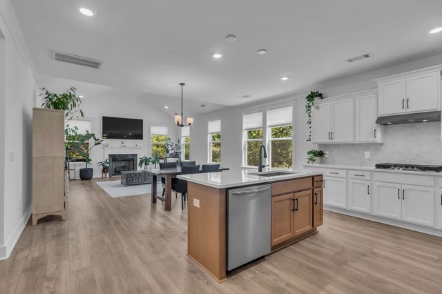 269 Cornice Dr, La Vergne, TN 37086