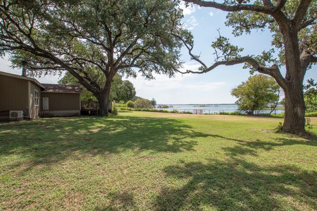 510 County Road 221, Tow, TX 78672