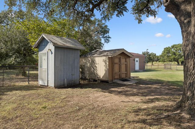 510 County Road 221, Tow, TX 78672