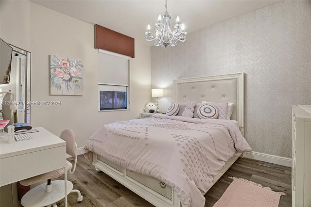 8870 NW 99th Path, Doral, FL 33178