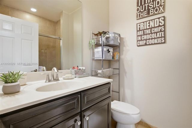 8870 NW 99th Path, Doral, FL 33178