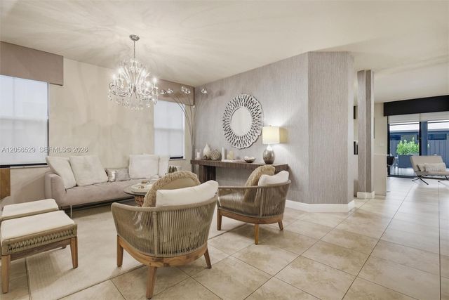 8870 NW 99th Path, Doral, FL 33178