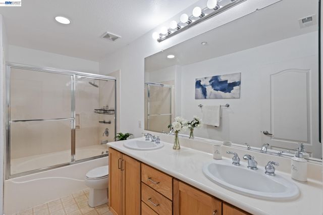 22876 Charing St, Hayward, CA 94541