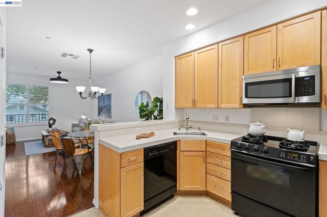 22876 Charing St, Hayward, CA 94541