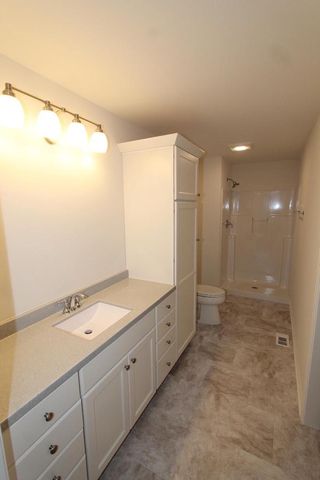 300 Trailview CROSSING, Waterford, WI 53185
