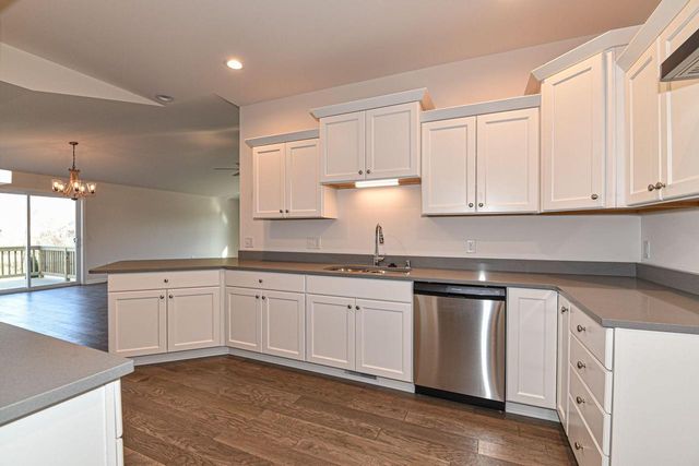 300 Trailview CROSSING, Waterford, WI 53185