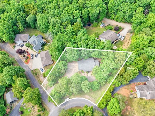 962 Ashley Lane, Young Harris, GA 30582