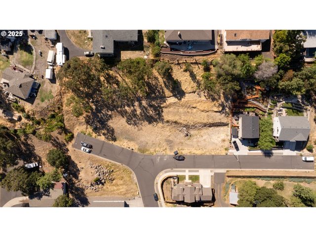 2320 W 12TH St 4, The Dalles, OR 97058