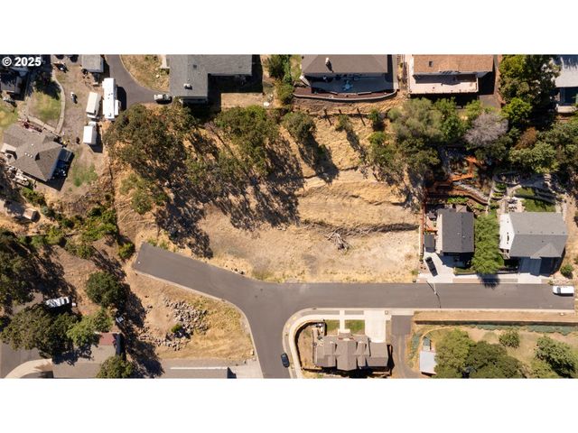 2320 W 12TH St 4, The Dalles, OR 97058