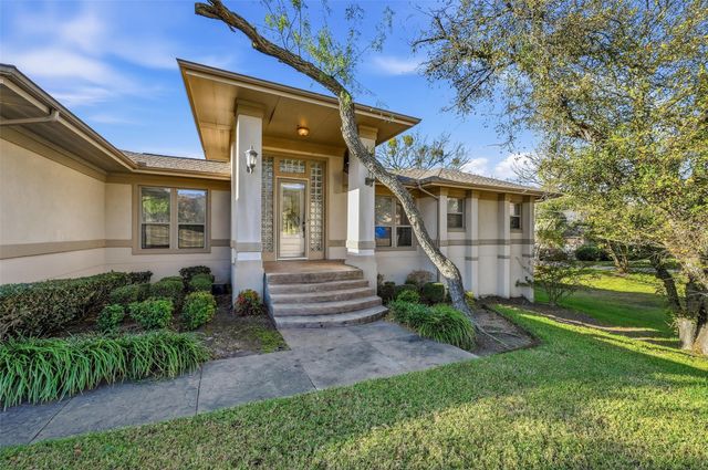 2218 Southern Oaks Drive, Cedar Hill, TX 75104