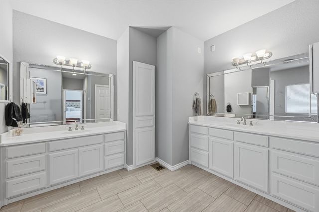 2218 Southern Oaks Drive, Cedar Hill, TX 75104