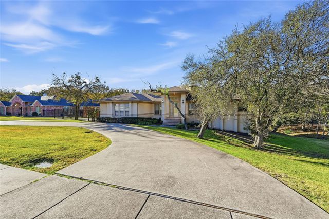 2218 Southern Oaks Drive, Cedar Hill, TX 75104