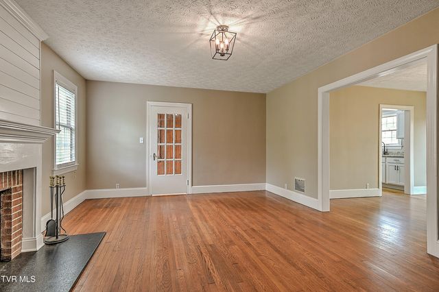 165 West Sevier Avenue, Kingsport, TN 37660