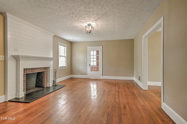 165 West Sevier Avenue, Kingsport, TN 37660