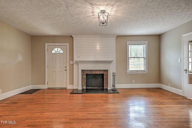 165 West Sevier Avenue, Kingsport, TN 37660