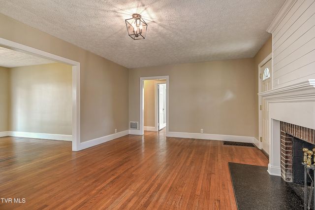 165 West Sevier Avenue, Kingsport, TN 37660