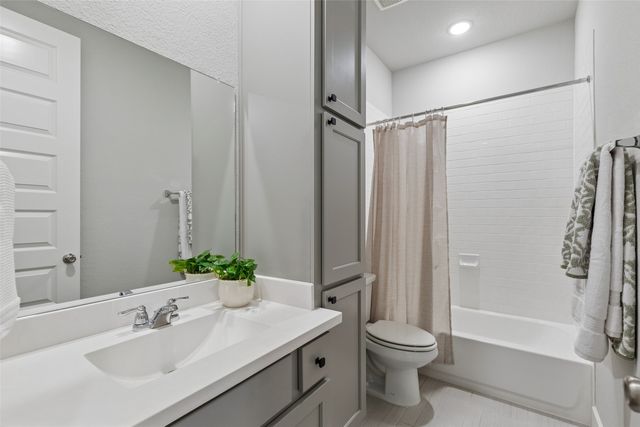 1104 Bluestem Drive, Aubrey, TX 76227