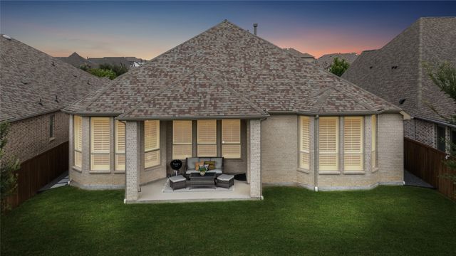 1104 Bluestem Drive, Aubrey, TX 76227