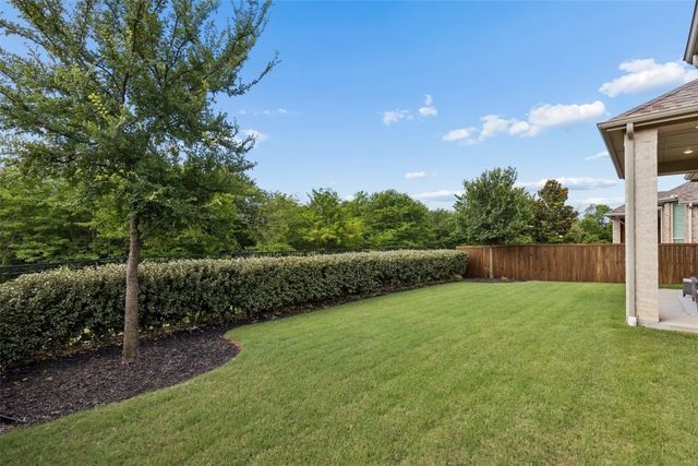 1104 Bluestem Drive, Aubrey, TX 76227